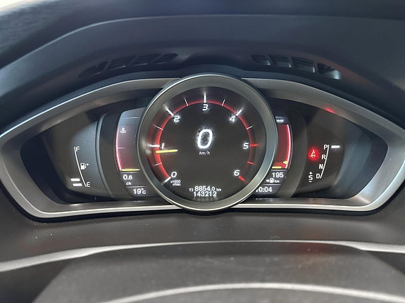 Volvo V40 Cross Country 12 of 26