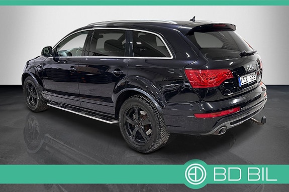 Audi Q7 2 of 5