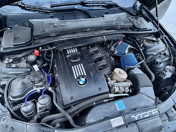 BMW 335i 9 of 12