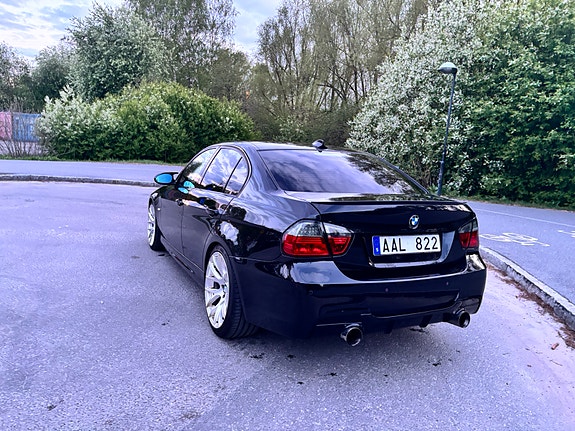BMW 335i 3 of 5