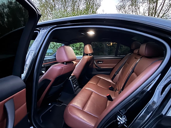 BMW 335i 8 of 12