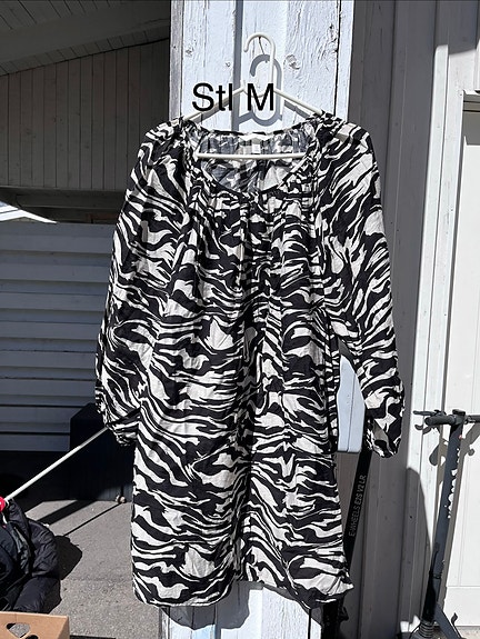Product image 19 of 77