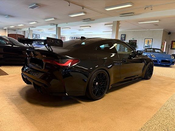BMW M4 5 of 5