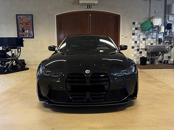 BMW M4 2 of 5