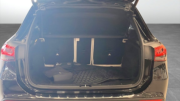 Mercedes-Benz GLA250 e 10 of 18