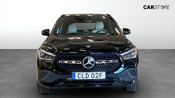 Mercedes-Benz GLA250 e 8 of 18