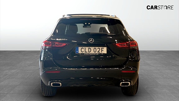 Mercedes-Benz GLA250 e 7 of 18
