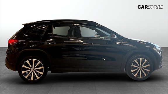 Mercedes-Benz GLA250 e 6 of 18