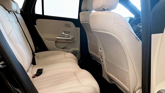 Mercedes-Benz GLA250 e 5 of 18