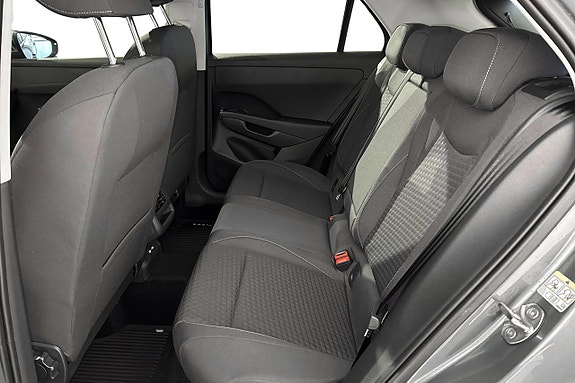Volkswagen T-Roc 6 of 8
