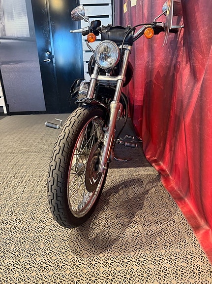 Harley-Davidson SPORTSTER 1200 CUSTOM 3 of 11