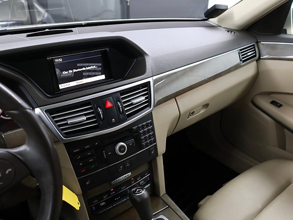 Mercedes-Benz E220 14 of 27