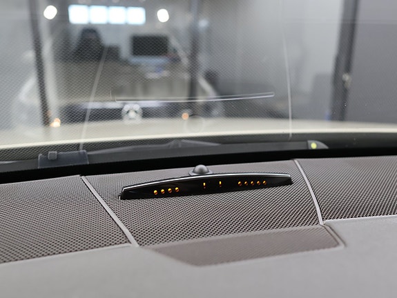 Mercedes-Benz E220 25 of 27