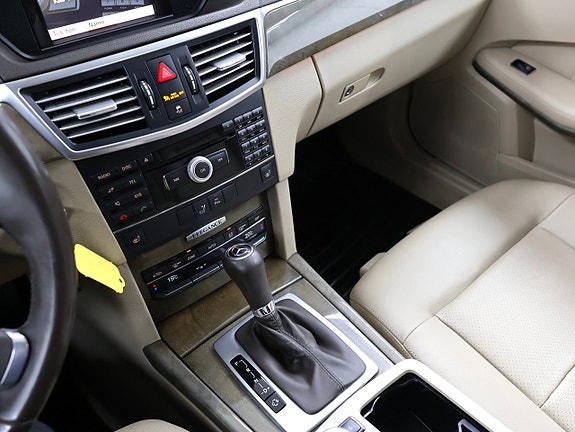 Mercedes-Benz E220 15 of 27