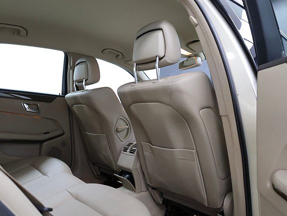 Mercedes-Benz E220 20 of 27