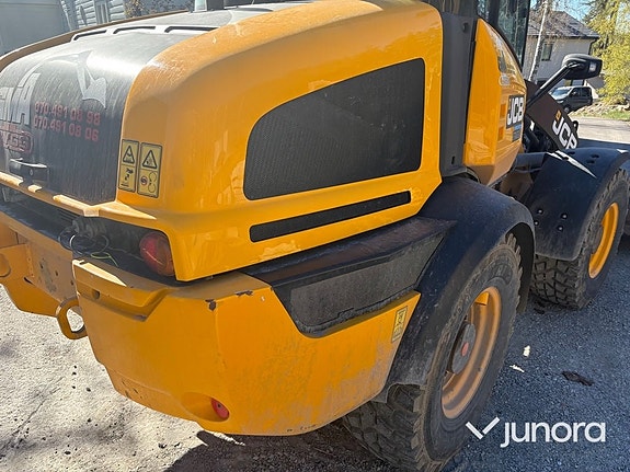 Hjullastare med redskap JCB 409 Nordic Edition Stage V 13 of 30