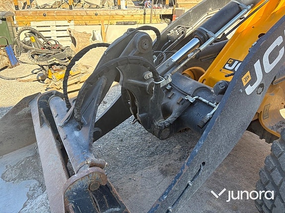 Hjullastare med redskap JCB 409 Nordic Edition Stage V 26 of 30