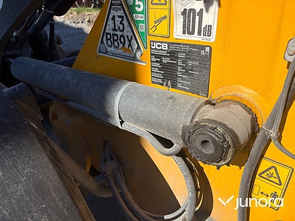 Hjullastare med redskap JCB 409 Nordic Edition Stage V 23 of 30