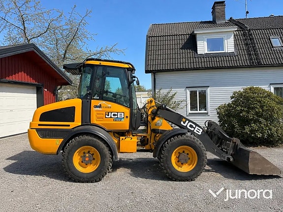Hjullastare med redskap JCB 409 Nordic Edition Stage V 8 of 30