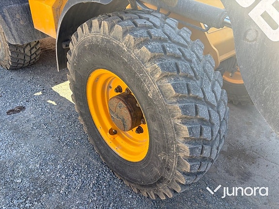 Hjullastare med redskap JCB 409 Nordic Edition Stage V 11 of 30