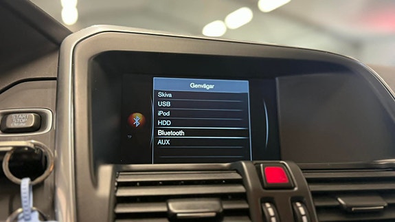 Volvo XC60 13 of 27