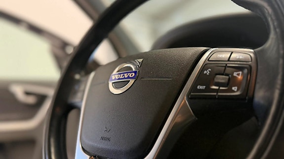 Volvo XC60 18 of 27