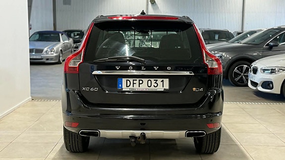 Volvo XC60 9 of 27