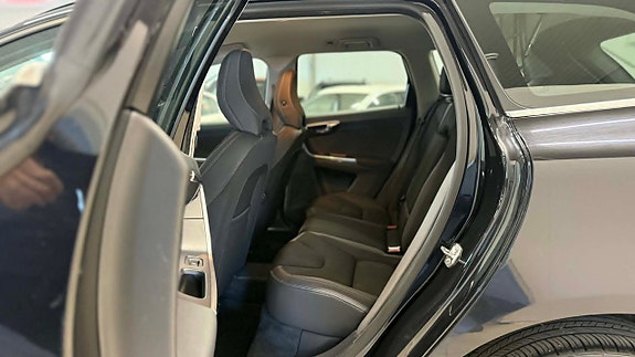 Volvo XC60 19 of 27