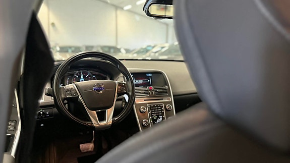 Volvo XC60 23 of 27