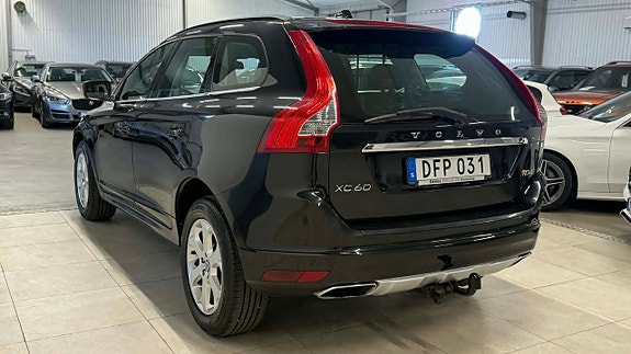 Volvo XC60 10 of 27