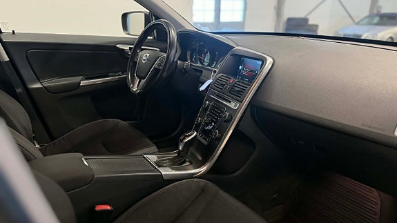 Volvo XC60 22 of 27