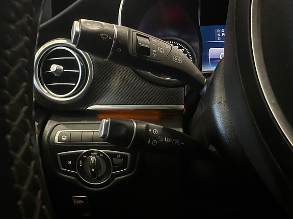 Mercedes-Benz V250 27 of 29