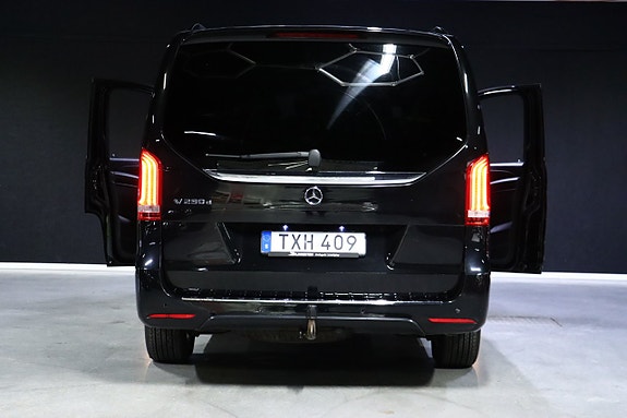 Mercedes-Benz V250 7 of 30