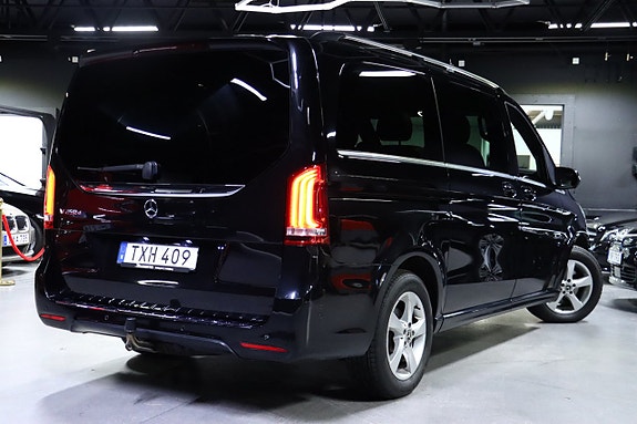 Mercedes-Benz V250 4 of 30