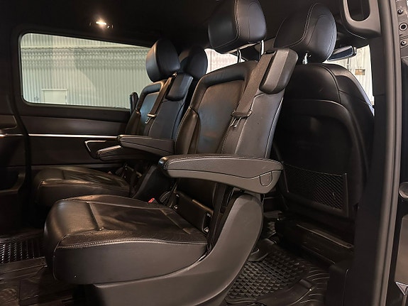 Mercedes-Benz V250 12 of 29