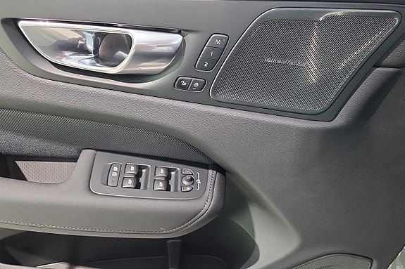 Volvo XC60 14 of 20