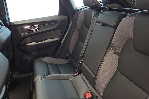 Volvo XC60 11 of 20