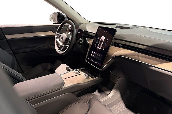 Volvo EX90 6 of 16