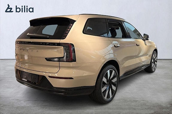 Volvo EX90 16 of 16