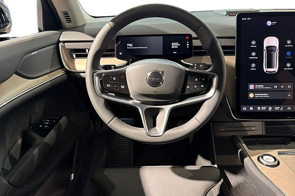 Volvo EX90 9 of 16