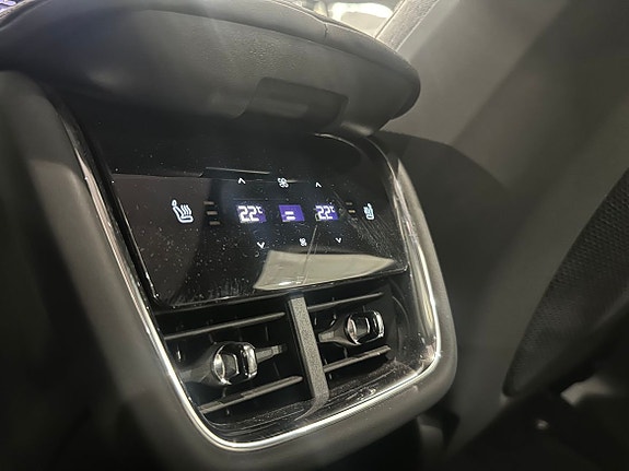 Volvo EX90 27 of 27