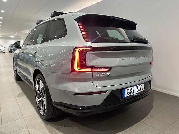 Volvo EX90 5 of 5