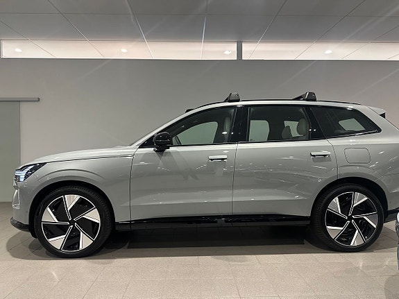 Volvo EX90 4 of 5