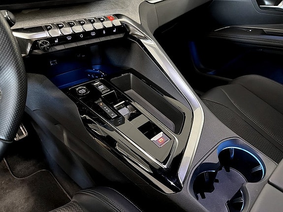 Peugeot 3008 12 of 17
