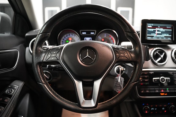 Mercedes-Benz GLA220 10 of 19