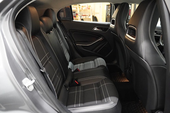 Mercedes-Benz GLA220 17 of 19