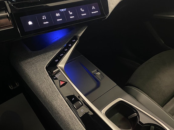 Peugeot e-3008 23 of 28