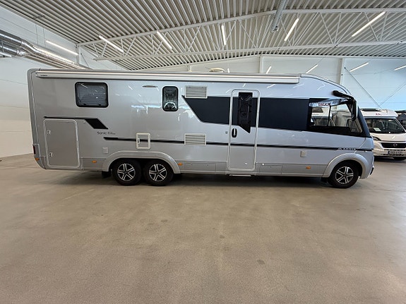 Adria Sonic Supreme 810 SC *AC*Automat*Skinnklädsel* 2 of 19