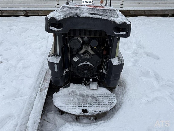 Redskapsbärare Ditch Witch R300 med redskap (179,000:- ex mo 17 of 24