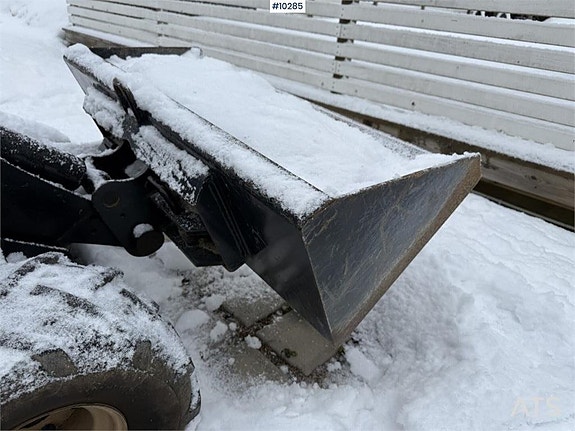 Redskapsbärare Ditch Witch R300 med redskap (179,000:- ex mo 9 of 24